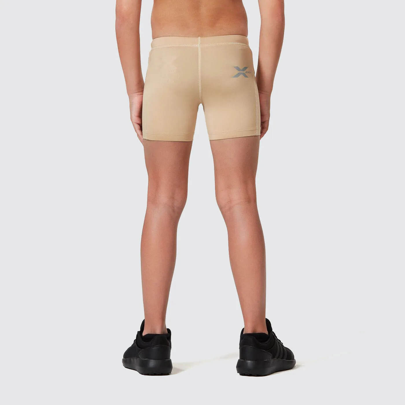 2XU - Core Boys 1/2 Compression Shorts - Beige/Beige