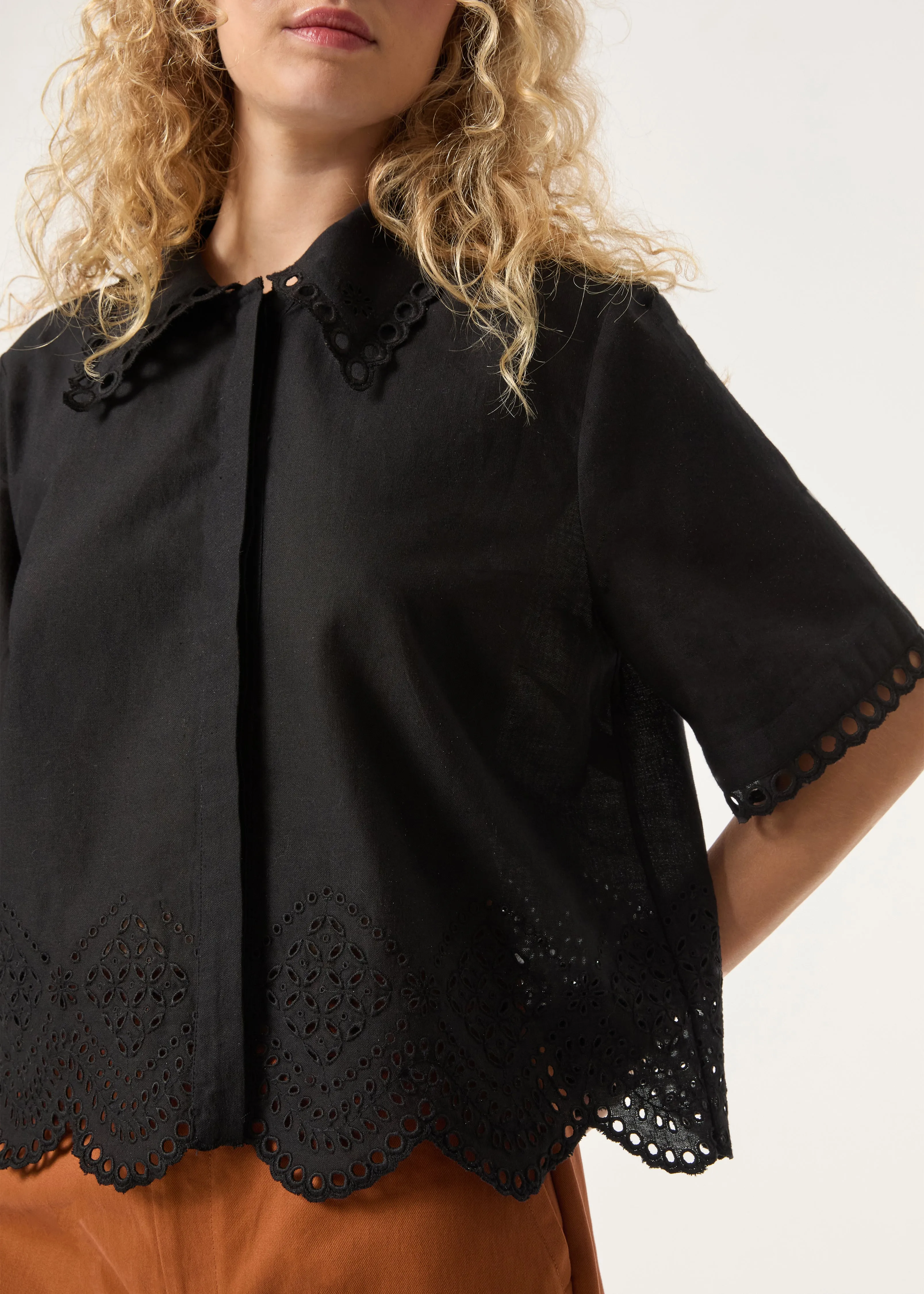 Elisa Top | Ink Bastille Eyelet